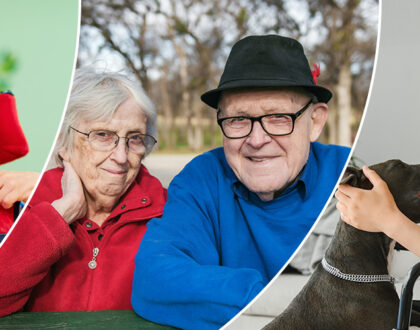 Lachender behinderter Junge, älteres Ehepaar, Frau im Rollstuhl die einen Hund streichelt